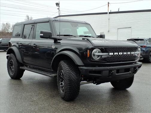 Shadow Black 2024 Ford Bronco Wildtrak