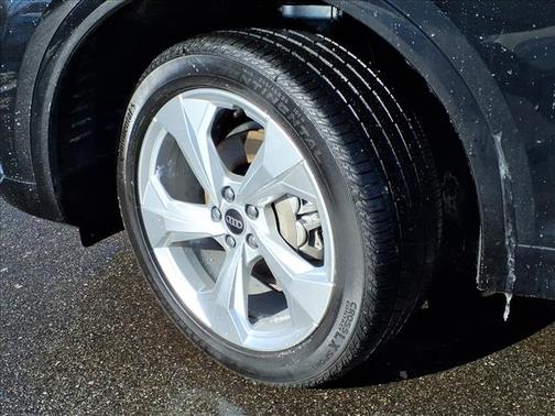 2024 Audi Q5 45 S line quattro Premium