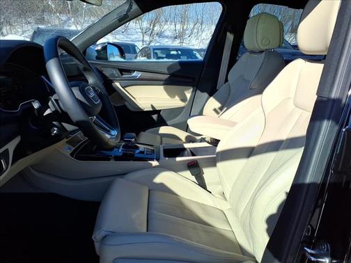 2024 Audi Q5 45 S line quattro Premium