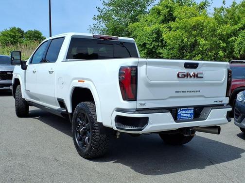 Summit White 2025 GMC Sierra 2500 AT4