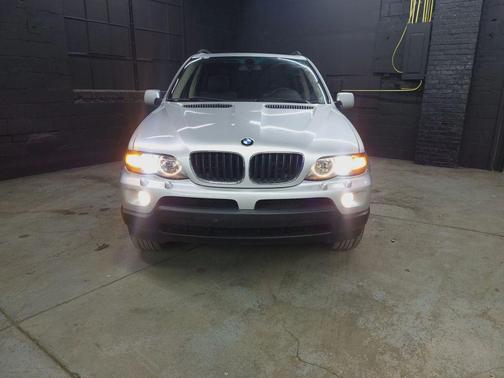 2004 BMW X5 3.0i
