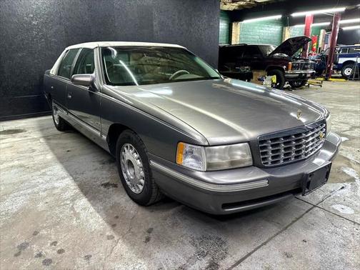1999 Cadillac DeVille Base