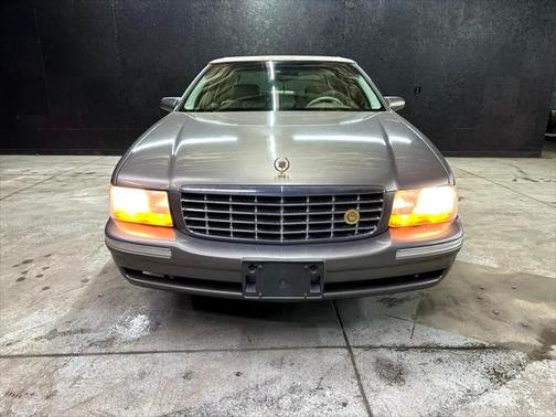 1999 Cadillac DeVille Base