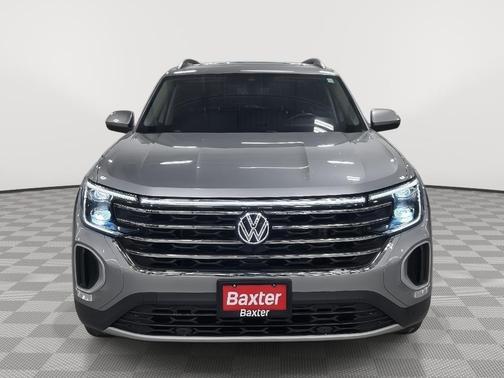 Pyrite Silver Metallic 2023 Volkswagen Atlas 3.6L SE w/Technology