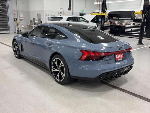 2022 Audi e-tron GT Prestige