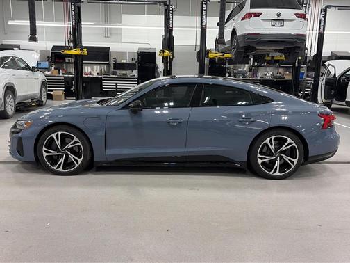 2022 Audi e-tron GT Prestige