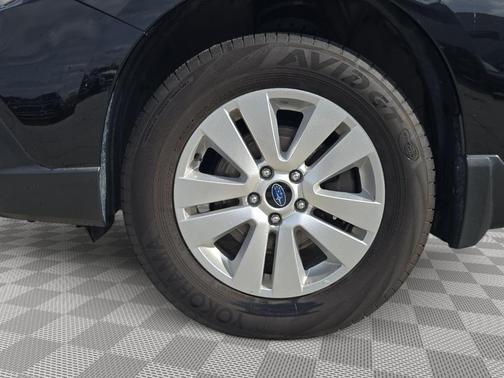 Crystal Black Silica 2019 Subaru Outback 2.5i Premium