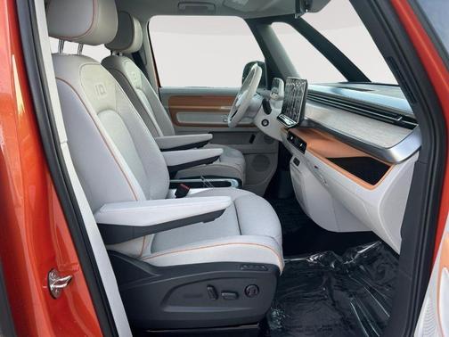 2025 Volkswagen ID. Buzz Pro S Plus