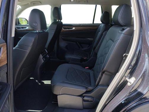 2025 Volkswagen Atlas 2.0T SE