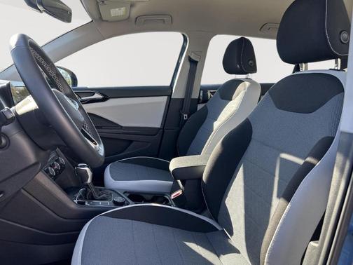 Monterey Blue Pearl 2025 Volkswagen Taos 1.5T S