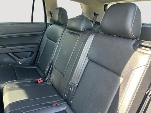 2021 Volkswagen Atlas 3.6L SE w/Technology