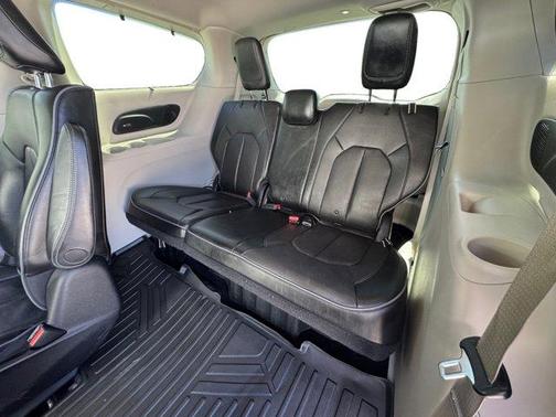 2018 Chrysler Pacifica Hybrid Limited