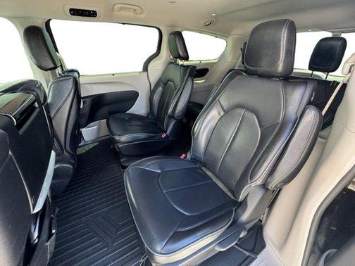 2018 Chrysler Pacifica Hybrid Limited