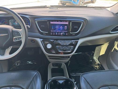 2018 Chrysler Pacifica Hybrid Limited