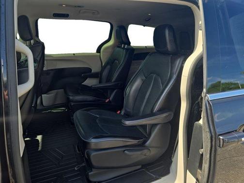 2018 Chrysler Pacifica Hybrid Limited