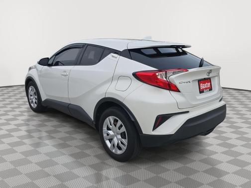 Blizzard Pearl 2019 Toyota C-HR LE