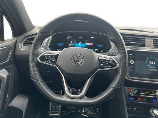 2023 Volkswagen Tiguan 2.0T SE R-Line Black