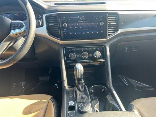 2023 Volkswagen Atlas Cross Sport 3.6L V6 SE w/Technology