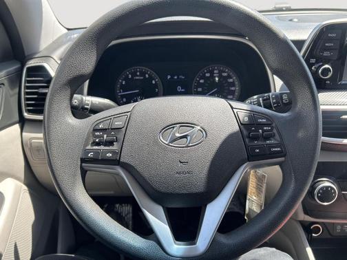 Molten Silver 2019 Hyundai TUCSON SE