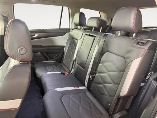 Opal White Pearl 2026 Volkswagen Atlas 2.0T Peak Edition