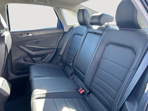 2023 Volkswagen Jetta 1.5T SE
