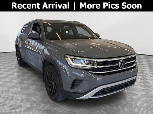 Pure Gray 2022 Volkswagen Atlas Cross Sport 3.6L V6 SE w/Technology