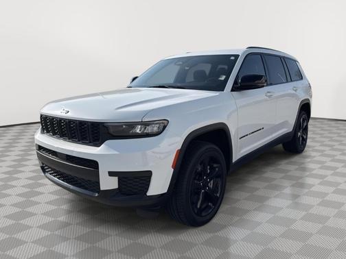 Bright White Clearcoat 2023 Jeep Grand Cherokee L Laredo