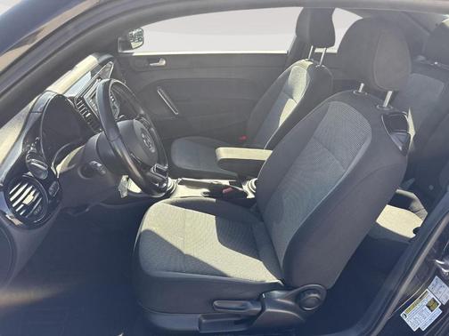 Deep Black Pearl Effect 2019 Volkswagen Beetle 2.0T S