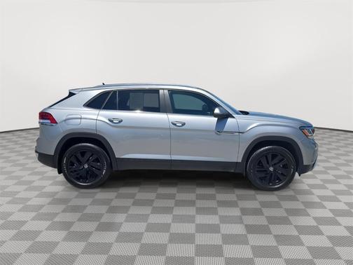 Pyrite Silver Metallic 2023 Volkswagen Atlas Cross Sport 2.0T SE w/Technology