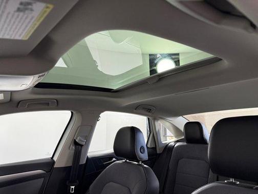 Opal White Pearl 2026 Volkswagen Jetta 1.5T SE