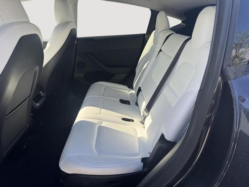 Stealth Gray 2024 Tesla Model Y Long Range
