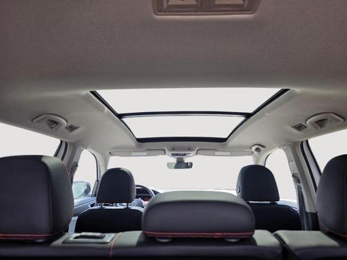 Opal White Pearl 2026 Volkswagen Atlas 2.0T Peak Edition