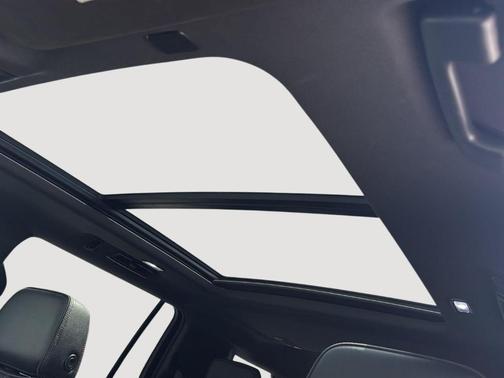 Black 2022 Chevrolet Suburban RST