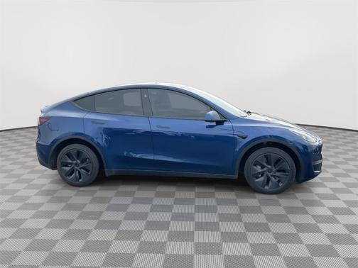 2025 Tesla Model Y Long Range
