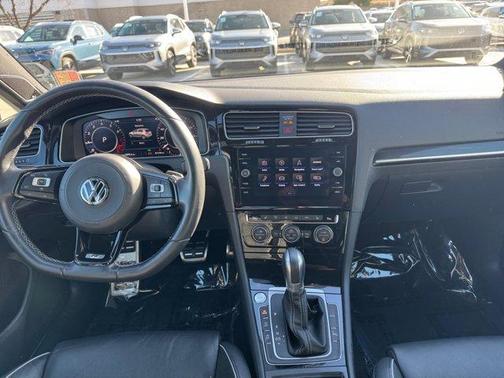2019 Volkswagen Golf R 2.0T w/DCC & Navigation