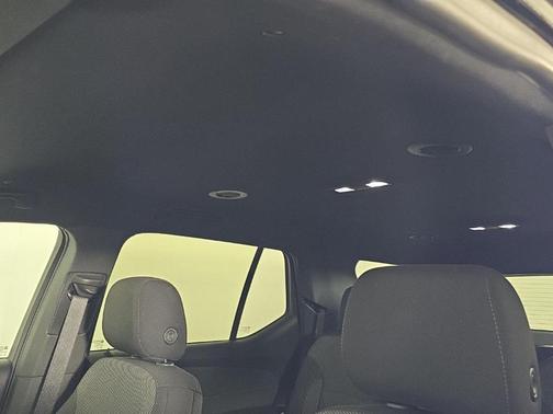 Mosaic Black Metallic 2023 Chevrolet Traverse LT Cloth