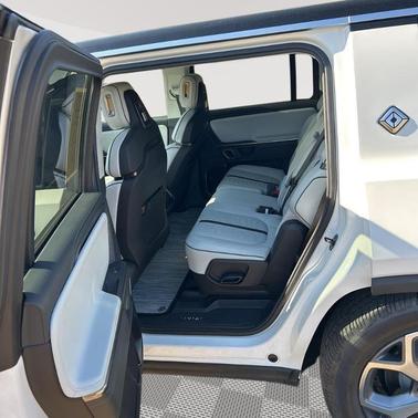 2024 Rivian R1S Adventure Quad Motor Large Pack