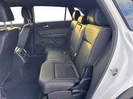 2023 Volkswagen Atlas Cross Sport 2.0T SE w/Technology