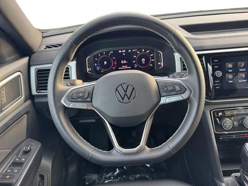 2023 Volkswagen Atlas Cross Sport 2.0T SE w/Technology