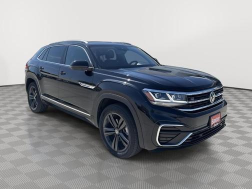 Deep Black Pearl Effect 2022 Volkswagen Atlas Cross Sport 3.6L V6 SEL R-Line