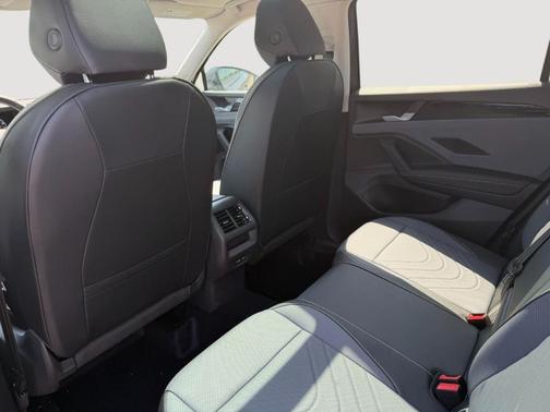 Platinum Gray Metallic 2026 Volkswagen Tiguan 2.0T SE
