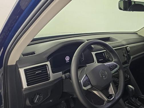 Tourmaline Blue Metallic 2022 Volkswagen Atlas 3.6L SE w/Technology