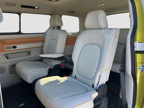 2025 Volkswagen ID. Buzz Pro S Plus