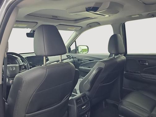 Modern Steel Metallic 2022 Honda Pilot Elite