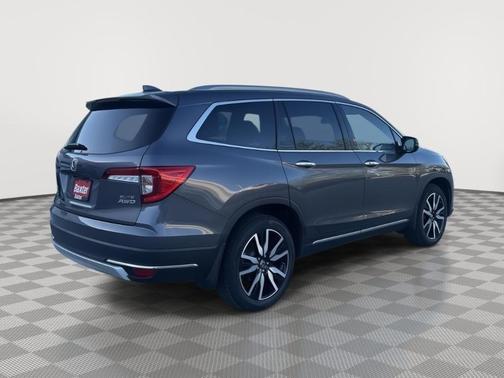 Modern Steel Metallic 2022 Honda Pilot Elite
