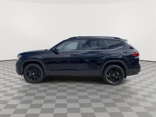 Deep Black Pearl Effect 2023 Volkswagen Atlas 2.0T SE
