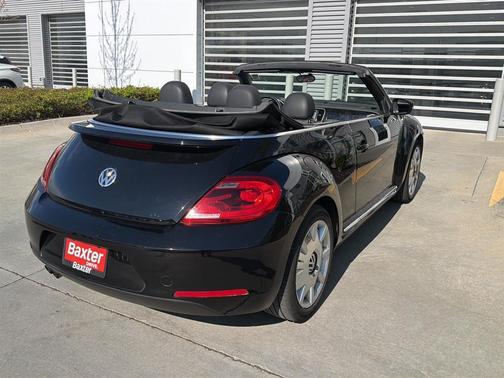 Black Uni / Black Roof 2015 Volkswagen Beetle