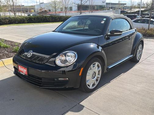 Black Uni / Black Roof 2015 Volkswagen Beetle