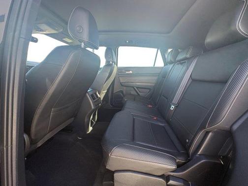 2023 Volkswagen Atlas Cross Sport 2.0T SEL R-Line Black