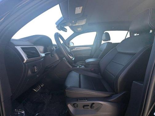 2023 Volkswagen Atlas Cross Sport 2.0T SEL R-Line Black